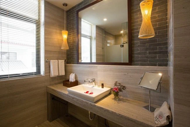 Phomi MCM Bathroom Wood